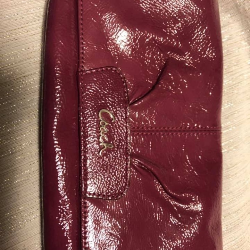 💟 Coach purple wristlet 💟